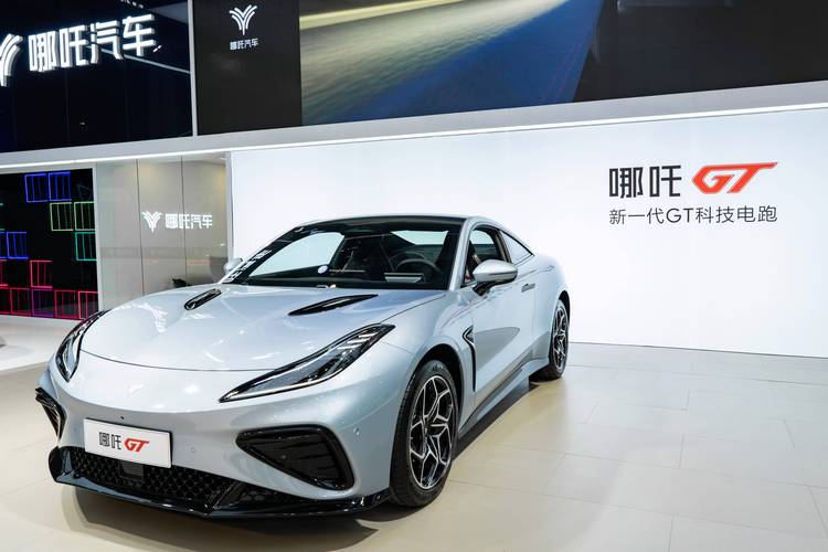 东莞企石镇展信同企业管理咨询哪吒汽车在智能汽车领域的表现，领途汽车在新能源汽车市场中的影响力